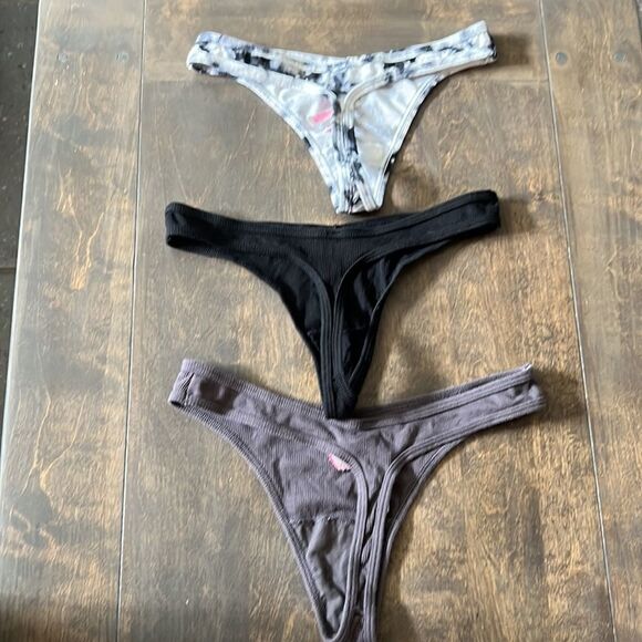 Victorias Secret thong string cotton 3 lot bundle Sz-Medium - Picture 4 of 14